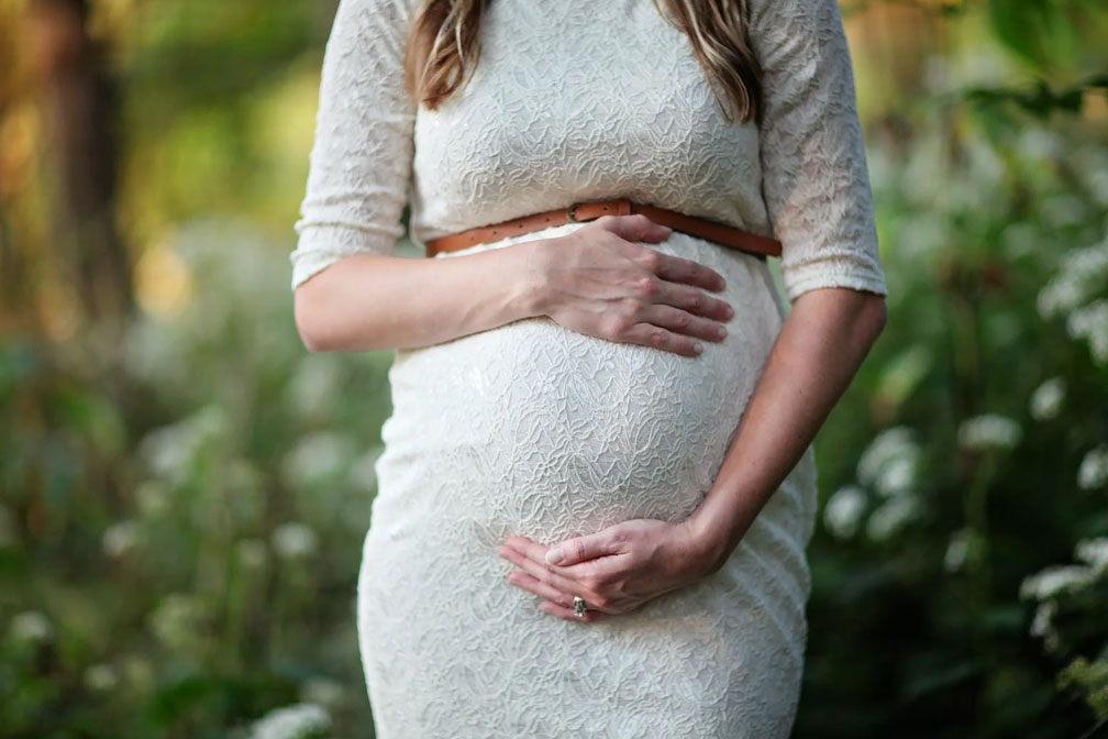 43岁自怀和试管的概率哪个大？高龄妇女怀孕的方法